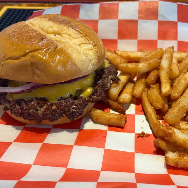 LUNCH Single Smash Burger.